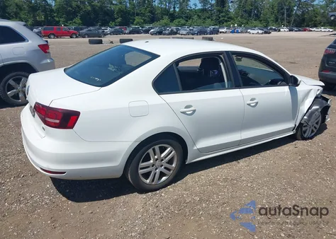 2018 Volkswagen Jetta 1.4T S z USA, uszkodzony, nr VIN 3VW2B7AJ4JM244832